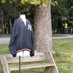 New York Yankees pull over windbreaker